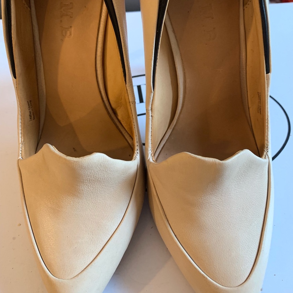 Repost LAMB cream shoes by Gwen Stephani